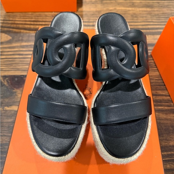 Hermes Wedges - Picture 1 of 9
